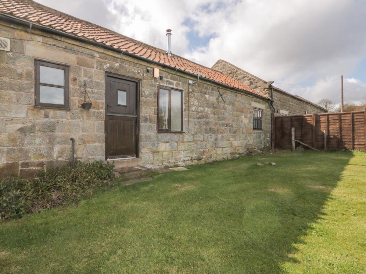 Stable Cottage Staintondale Экстерьер фото